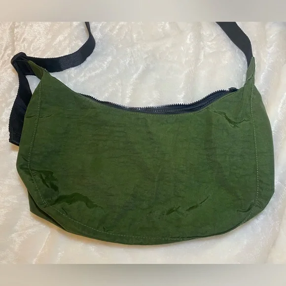 BAGGU Bay Laurel Medium Crescent Bag - Picture 12 of 15